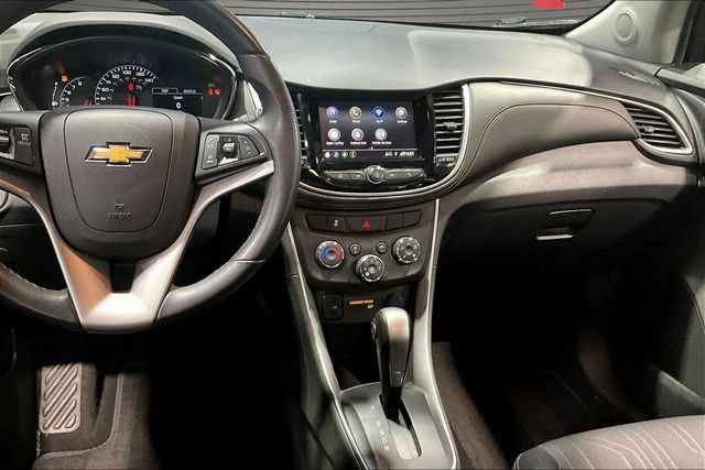 Used 2020 Chevrolet Trax LT w/ LT Convenience Package AWD/4WD image 9