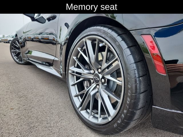 Used 2022 Chevrolet Camaro ZL1 RWD image 18