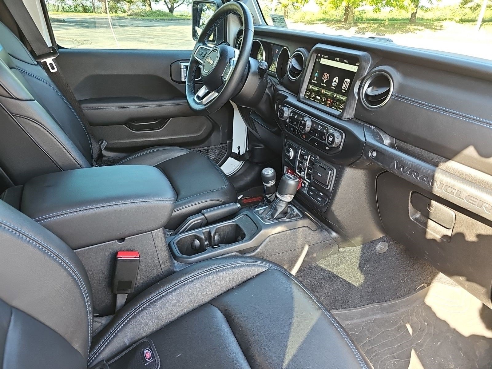 Used 2023 Jeep Wrangler Unlimited Rubicon 4xe w/ Steel Bumper Group AWD/4WD image 10