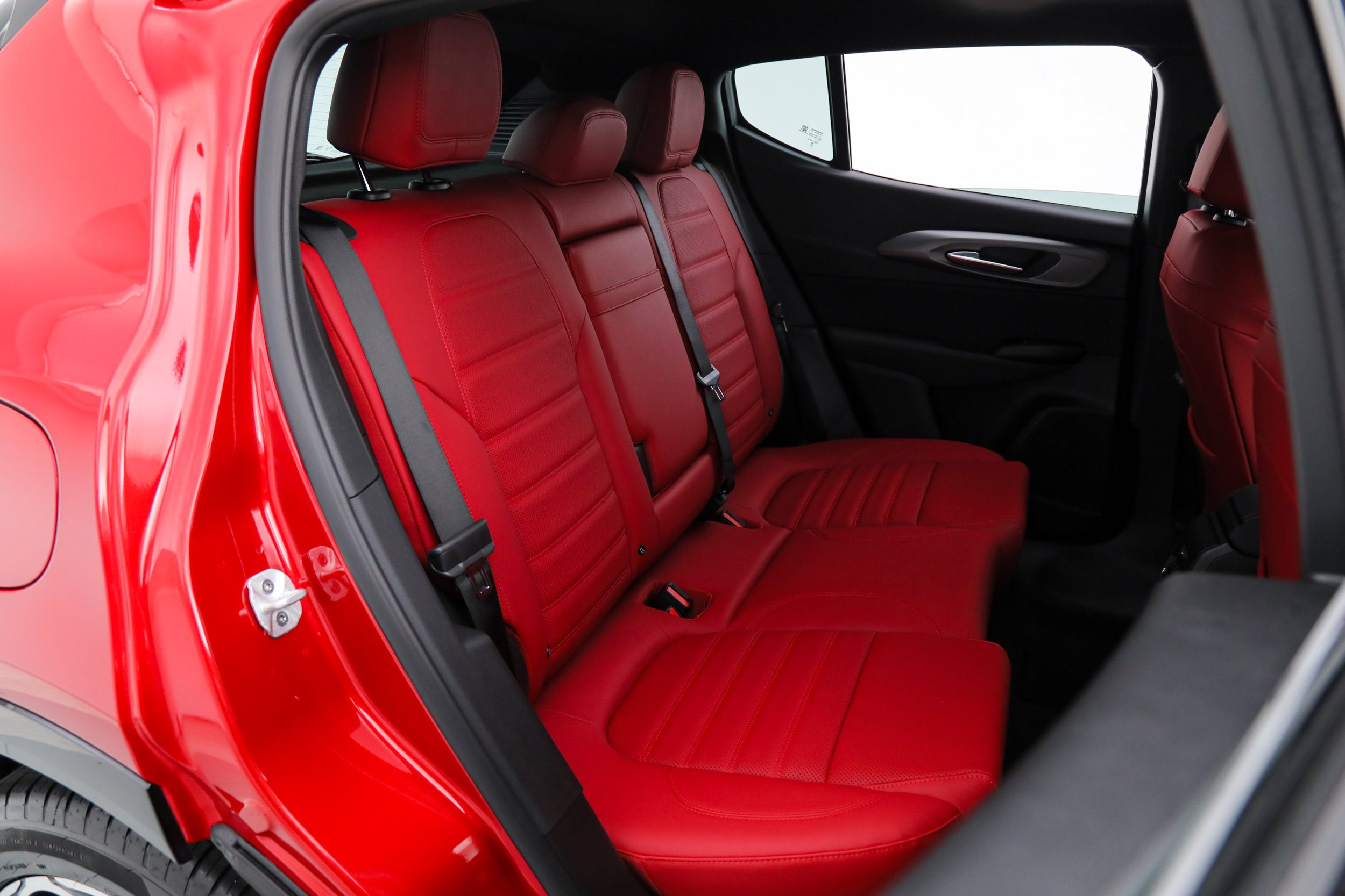 New 2026 Alfa Romeo Tonale w/ Red Premium Package AWD/4WD image 13