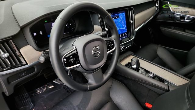 Used 2023 Volvo S90 B6 Plus AWD/4WD image 47