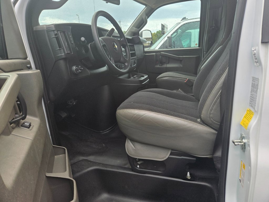 Used 2024 Chevrolet Express 2500 w/ Driver Convenience Package image 7