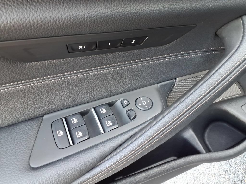 Used 2023 BMW 530i xDrive AWD/4WD image 17