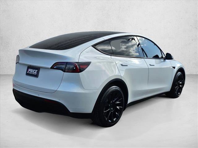 Used 2022 Tesla Model Y Long Range image 5
