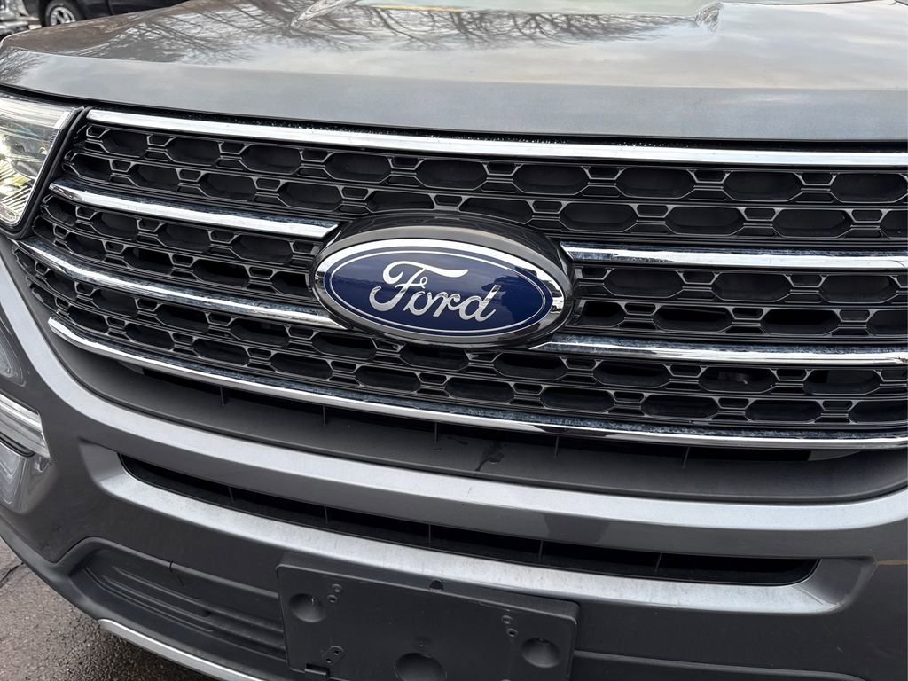 Used 2022 Ford Explorer XLT w/ Equipment Group 202A image 17