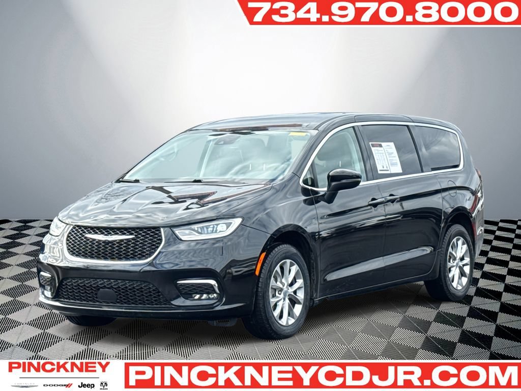 Used 2023 Chrysler Pacifica Touring-L AWD/4WD image 1