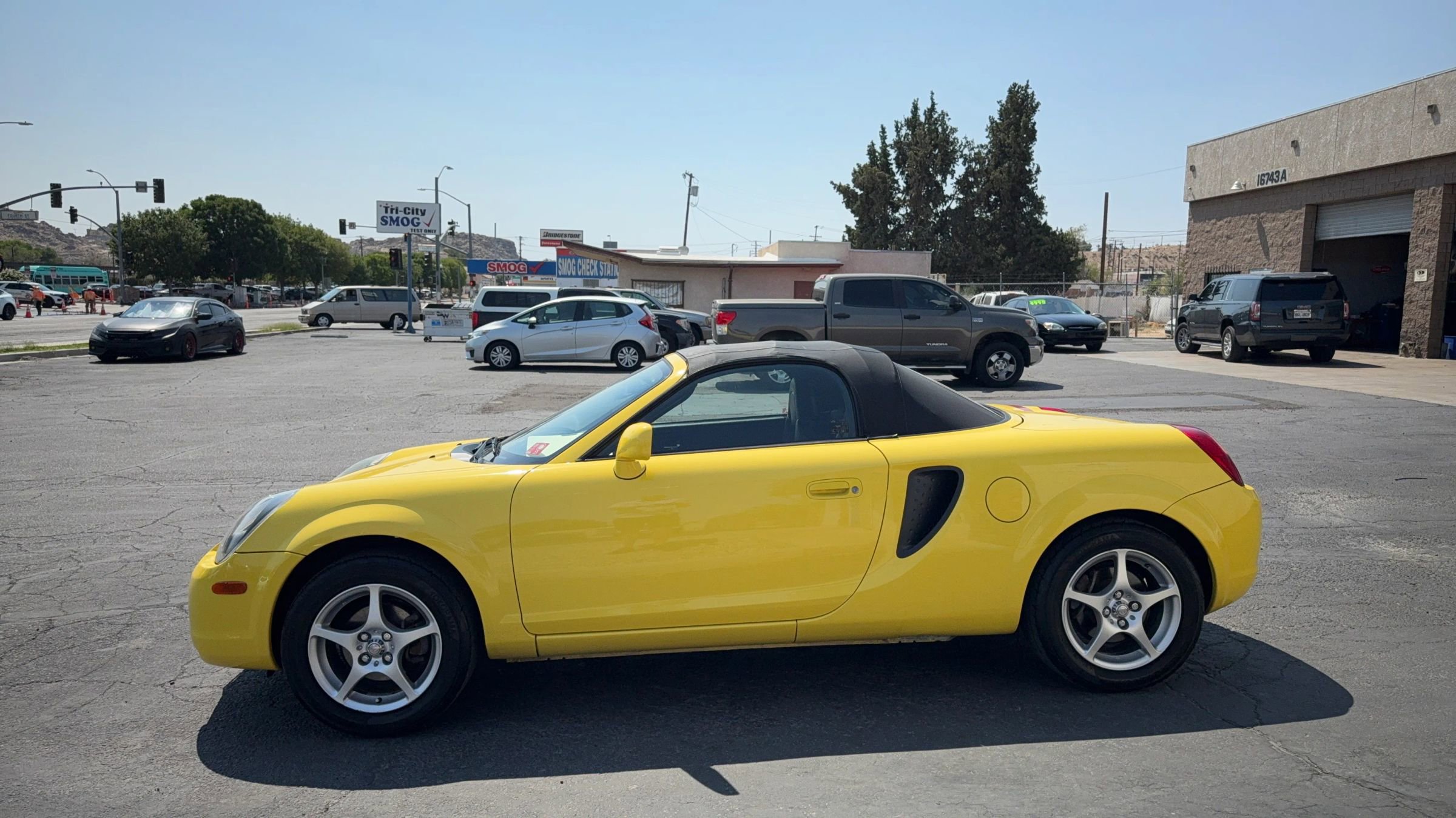 Used 2002 Toyota MR2 image 3