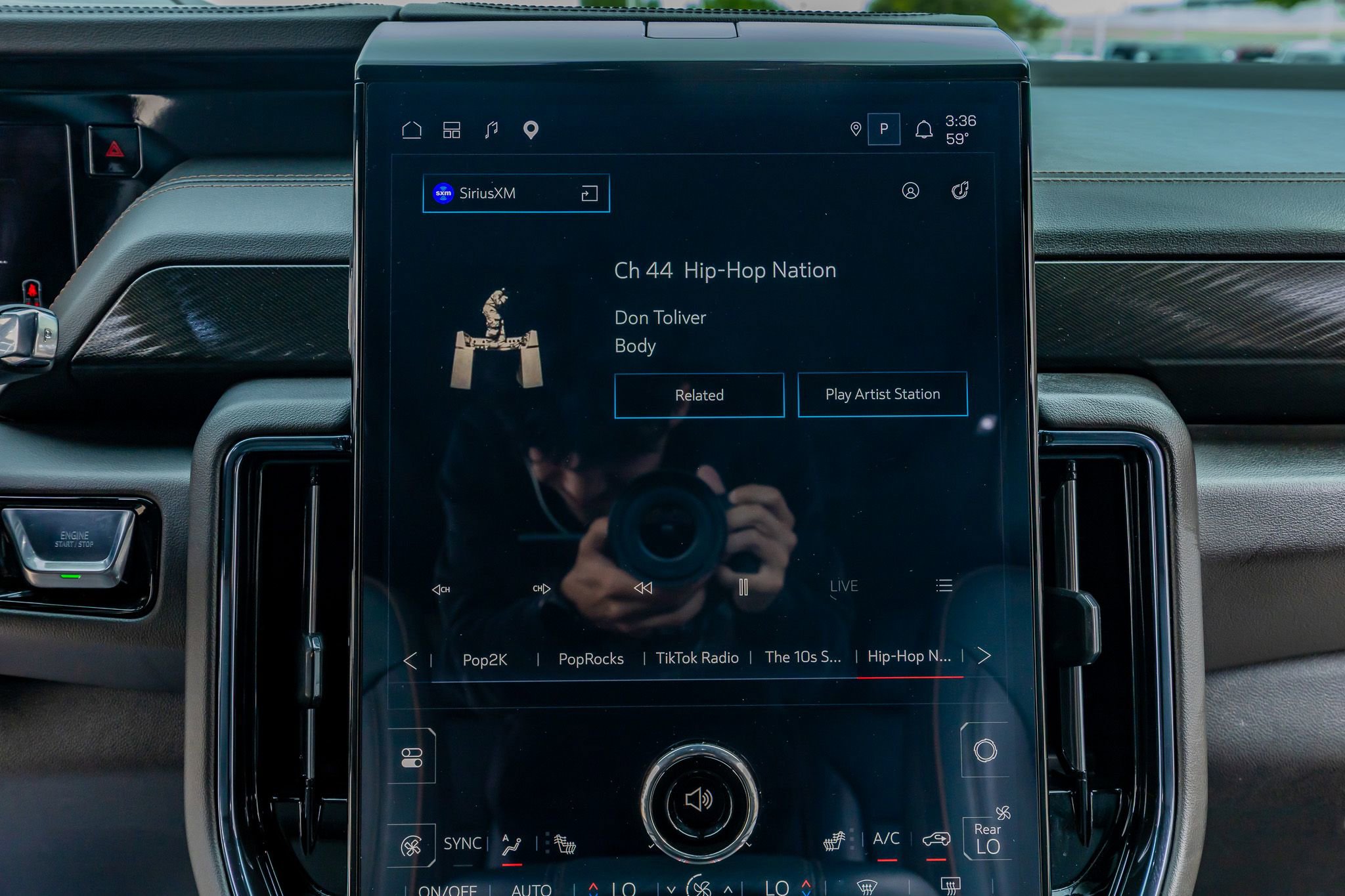 Used 2025 GMC Yukon AT4 w/ AT4 Premium Package AWD/4WD image 25