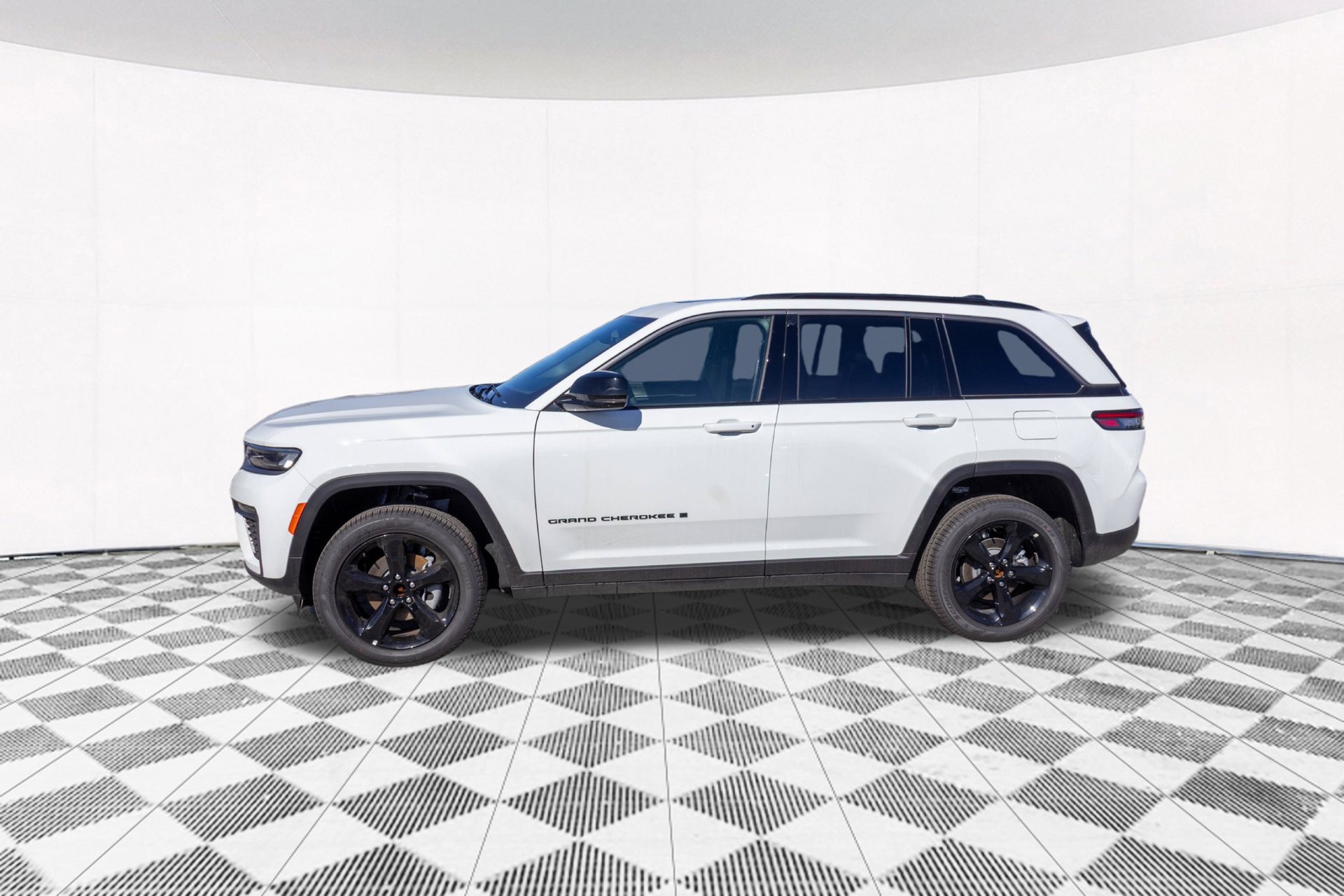 New 2026 Jeep Grand Cherokee Limited w/ Limited Altitude Package AWD/4WD image 9