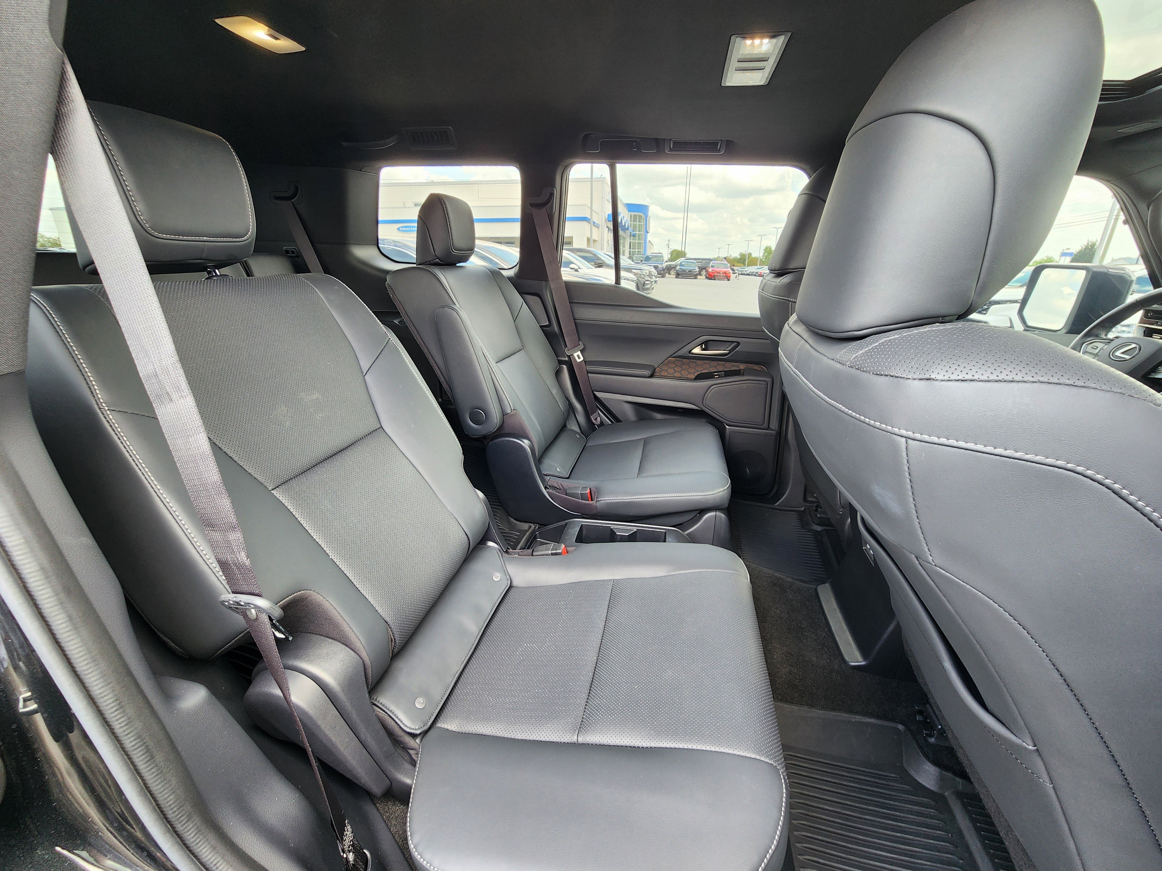 Used 2024 Lexus GX 550 w/ Accessory Package (2T) AWD/4WD image 13