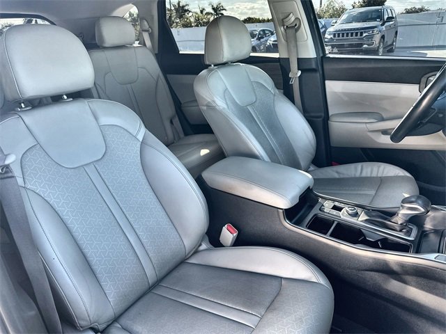 Used 2021 Kia Sorento EX w/ EX AWD X-Line Package image 28