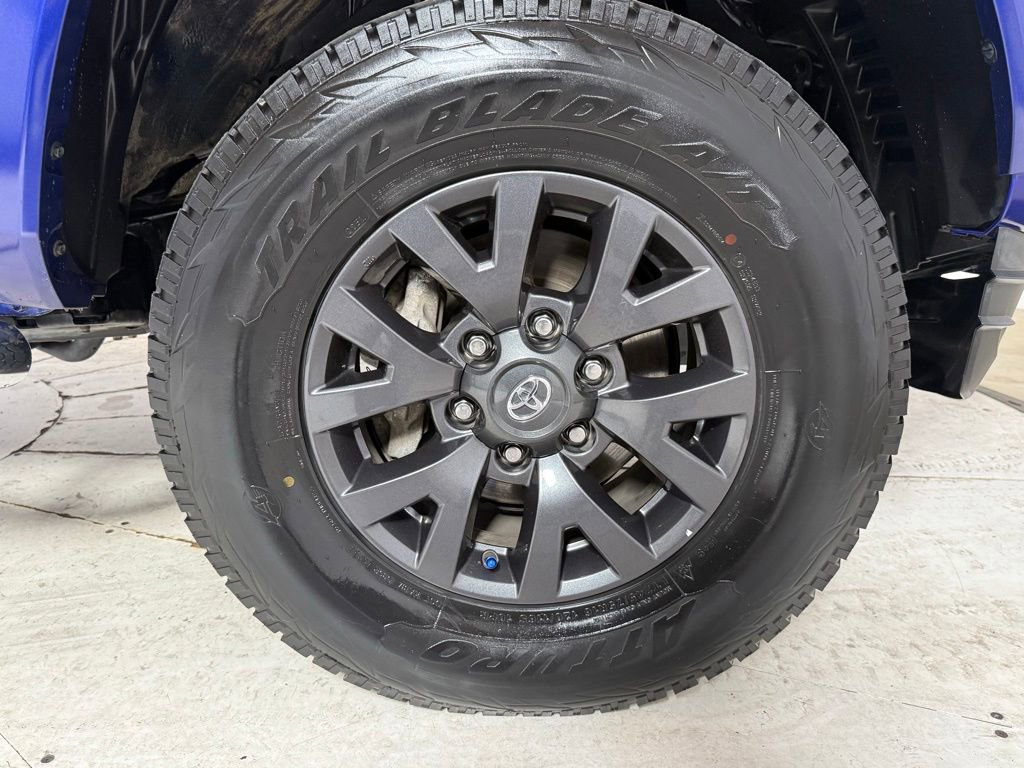 Used 2022 Toyota Tacoma SR5 AWD/4WD image 9