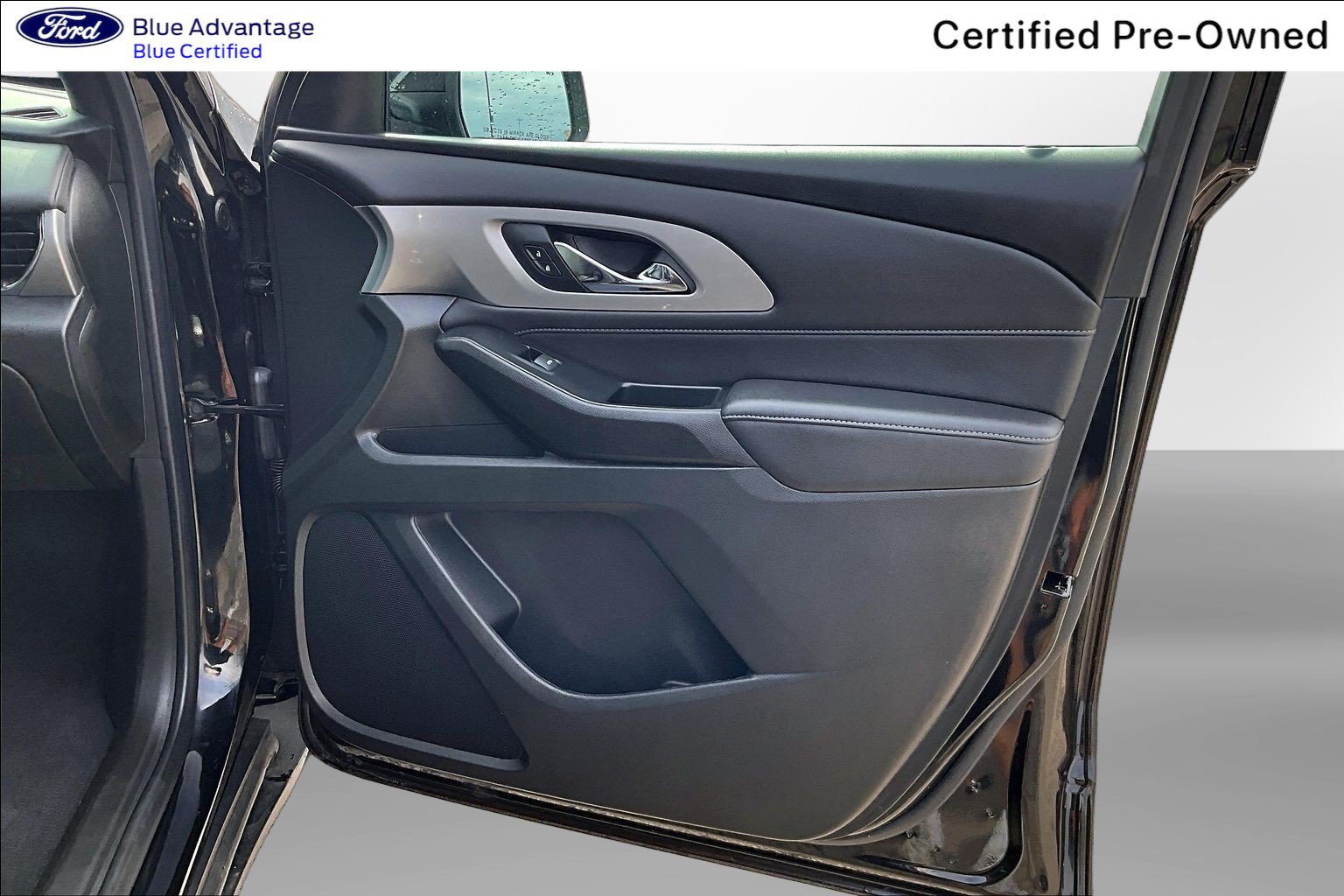 Used 2023 Chevrolet Traverse LT w/ LPO, Floor Liner Package AWD/4WD image 27