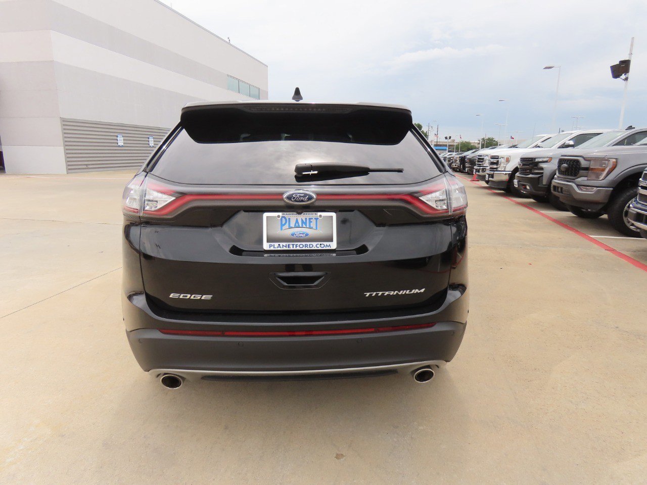 Used 2017 Ford Edge Titanium w/ Equipment Group 302A FWD image 13