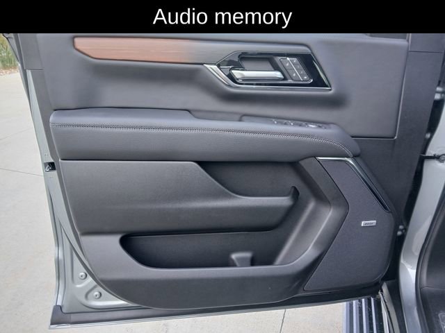 New 2026 GMC Yukon Denali w/ Sun & Power Step Package image 12