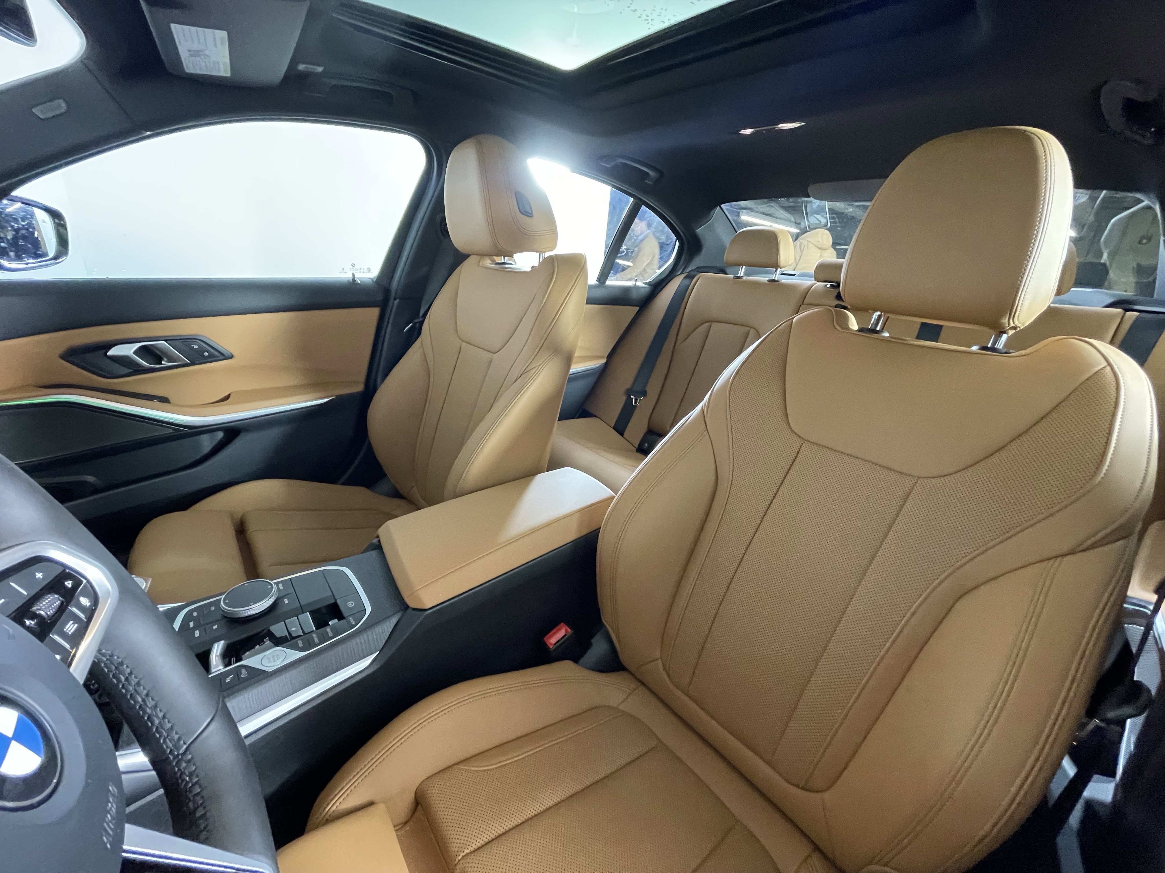 Used 2026 BMW 330i xDrive Sedan w/ M Sport Package image 9