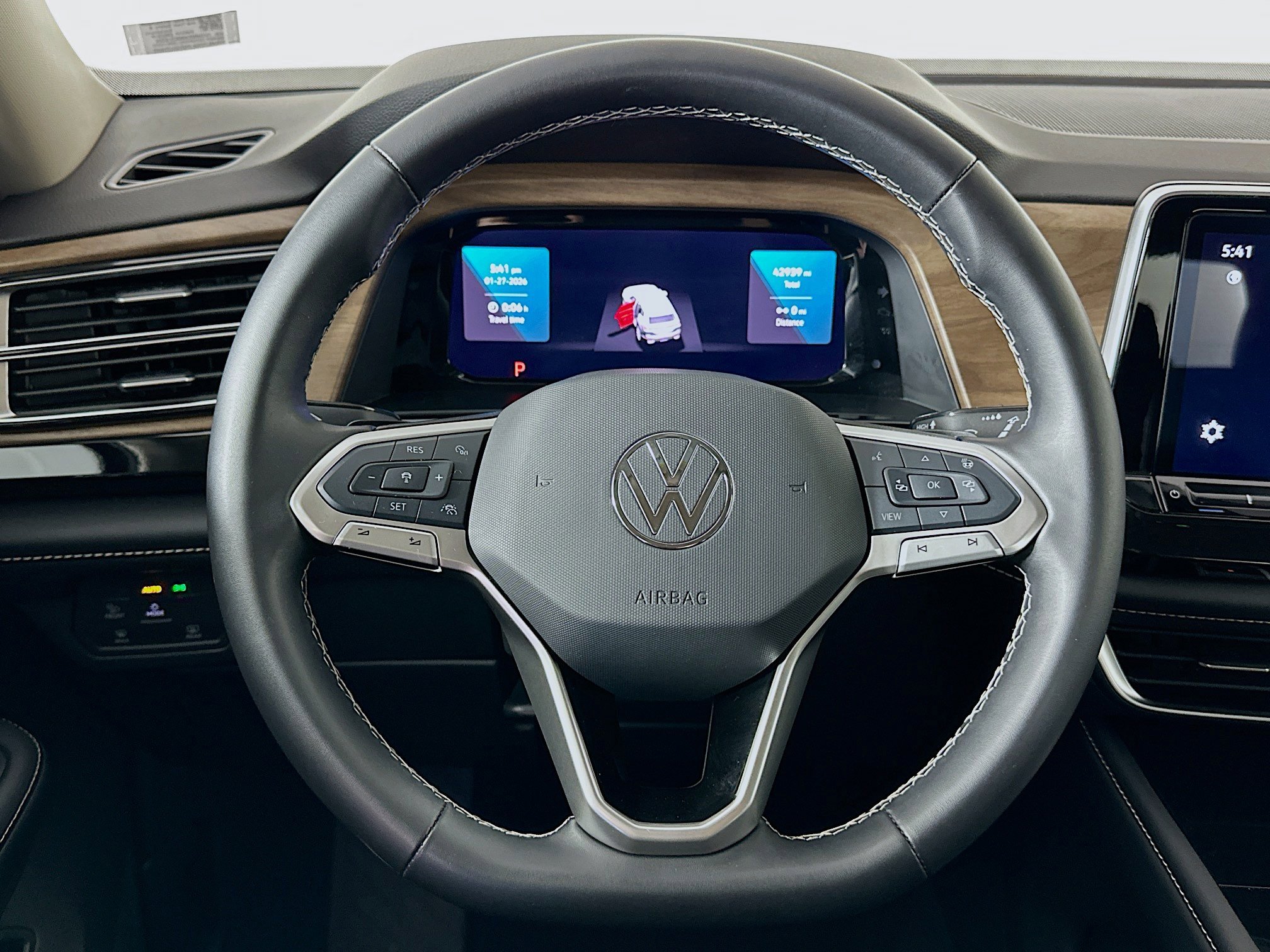 Used 2025 Volkswagen Atlas SE image 18