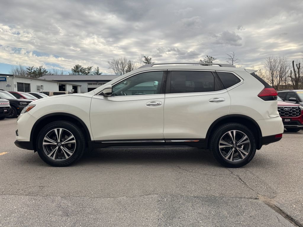 Used 2017 Nissan Rogue SL image 8