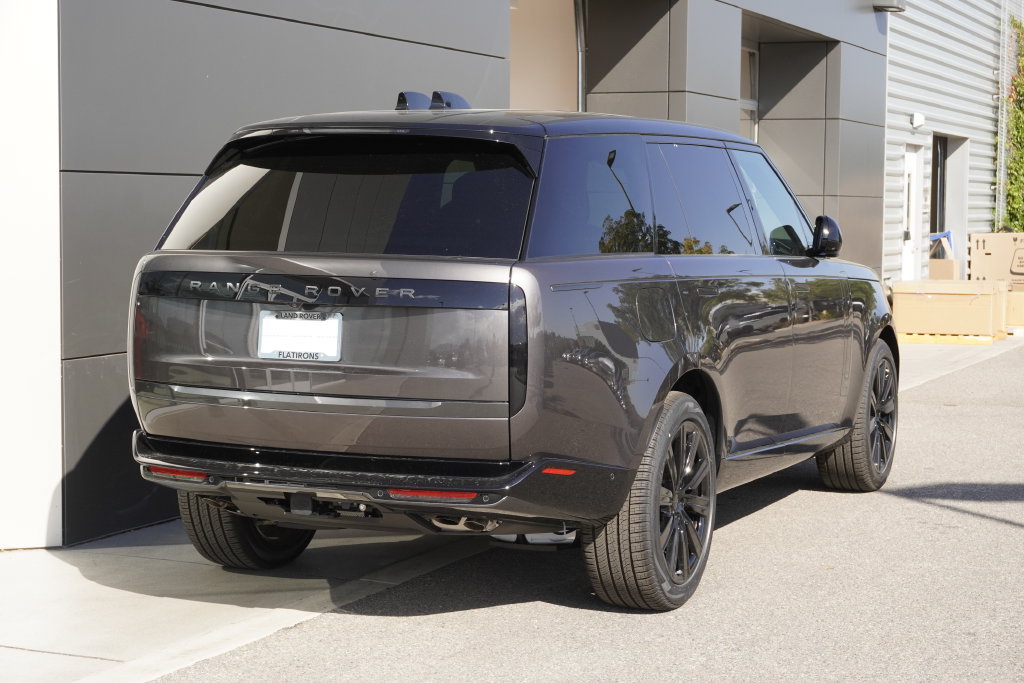 New 2026 Land Rover Range Rover Long Wheelbase SE AWD/4WD image 2