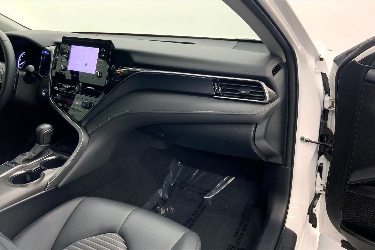 Used 2022 Toyota Camry SE FWD image 27