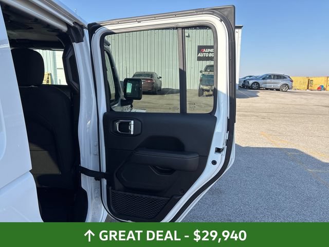 Used 2023 Jeep Wrangler Unlimited Sahara AWD/4WD image 18