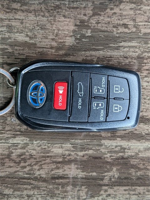 Used 2025 Toyota Sienna Platinum image 31