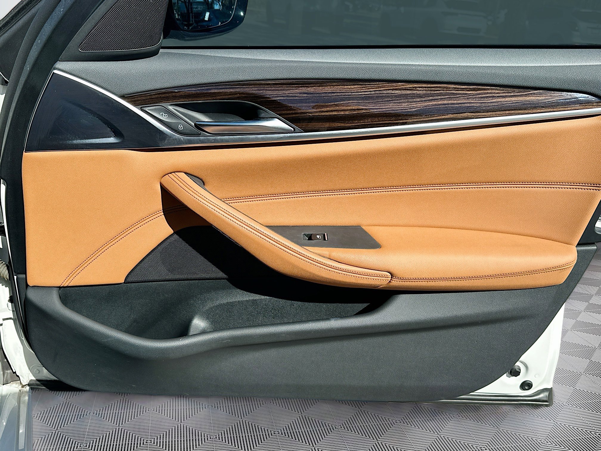 Used 2023 BMW 530i w/ M Sport Package image 36