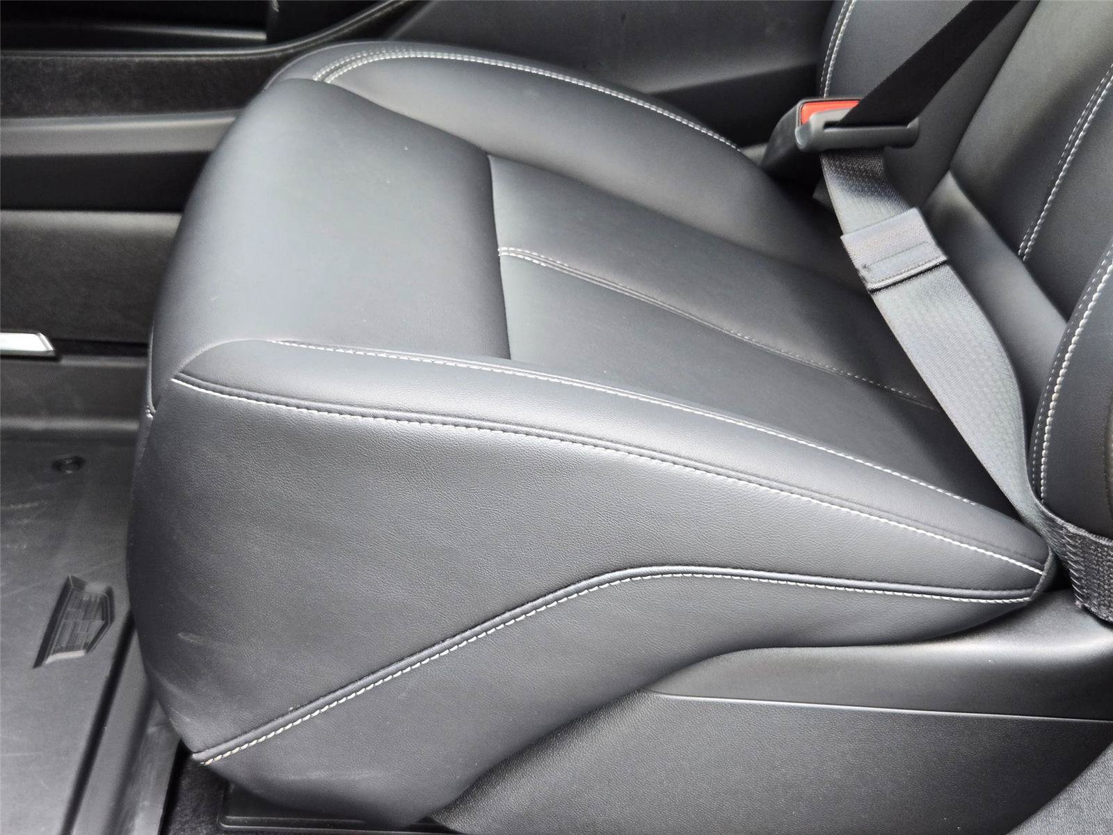 New 2026 Cadillac Optiq Luxury 1 w/ LPO, Floor Liner Package RWD image 27