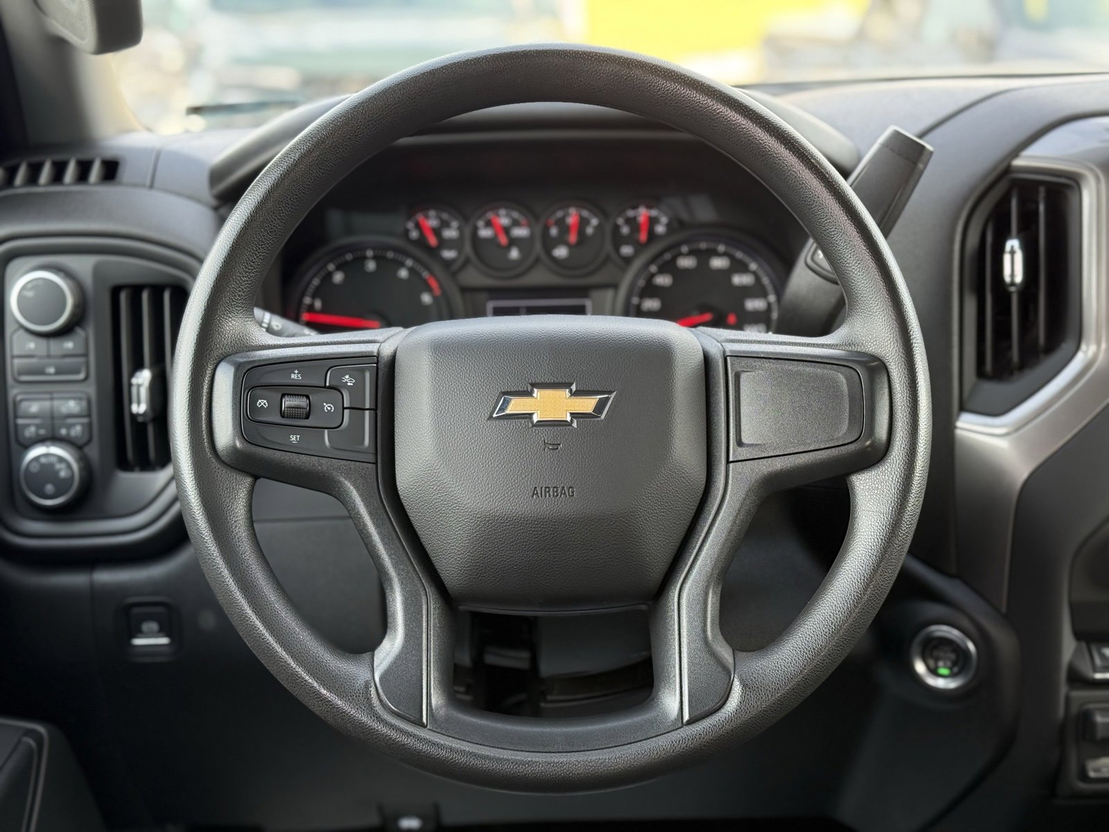 Used 2025 Chevrolet Silverado 2500 Custom w/ Custom Value Package image 18