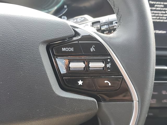 Certified 2024 Kia Niro EX FWD image 22