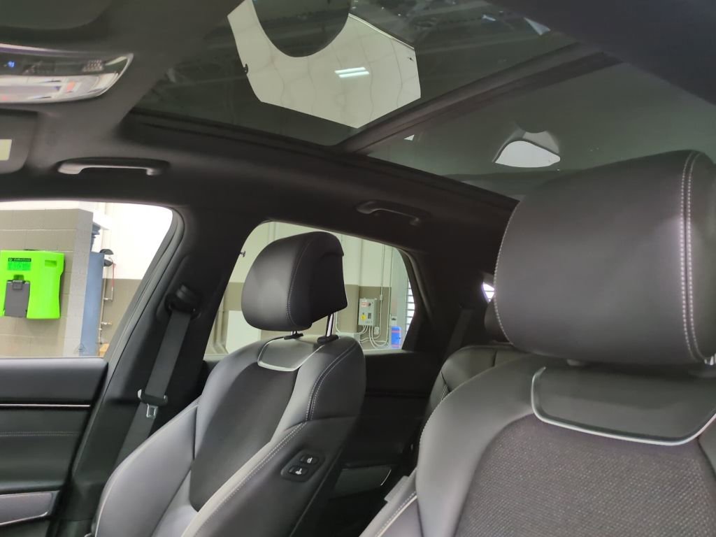 Certified 2024 Genesis GV70 3.5T Sport AWD/4WD image 17