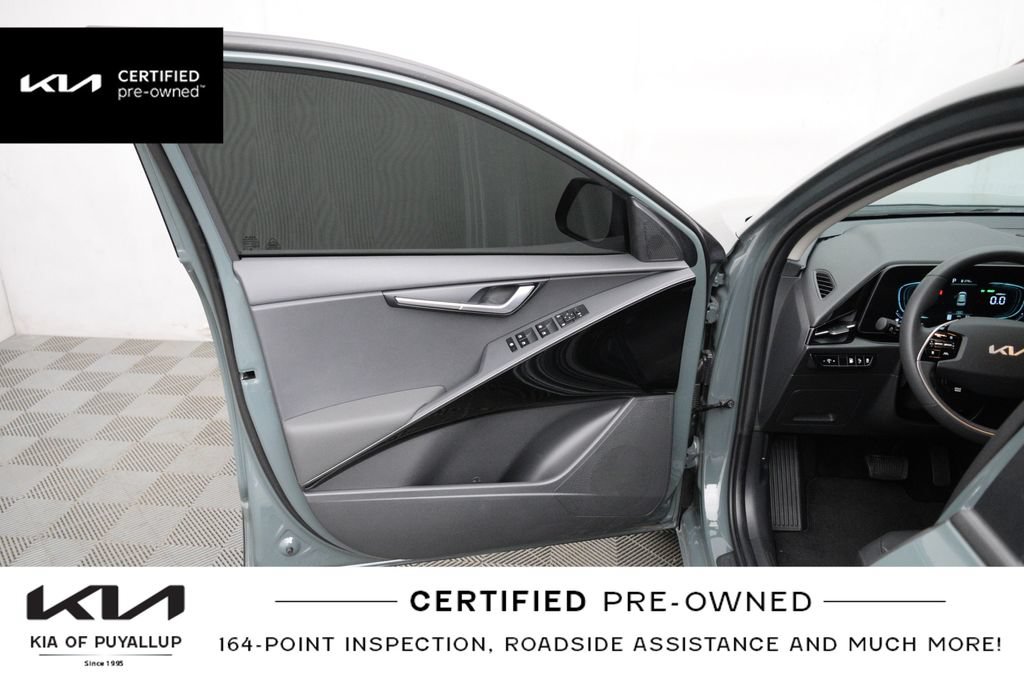 Certified 2025 Kia Niro EX FWD image 10