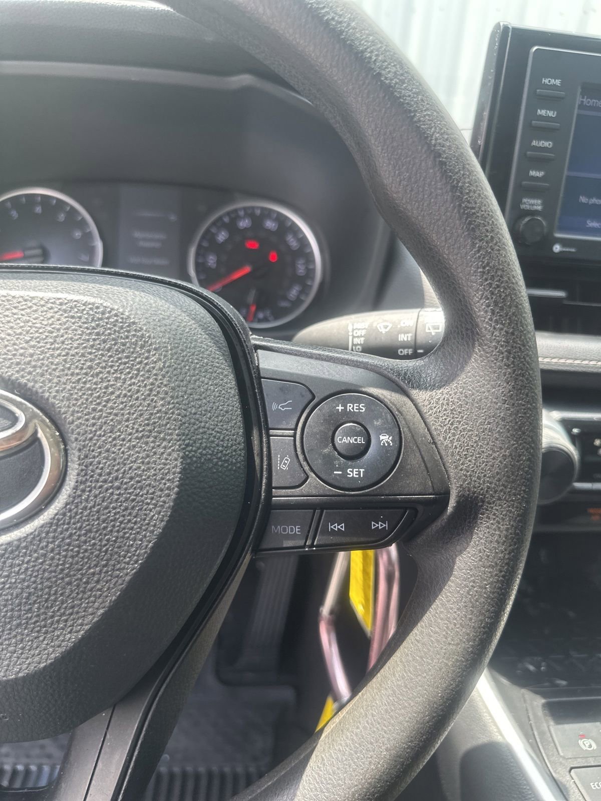 Used 2022 Toyota RAV4 LE FWD image 22
