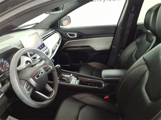 Used 2024 Jeep Compass Latitude image 12