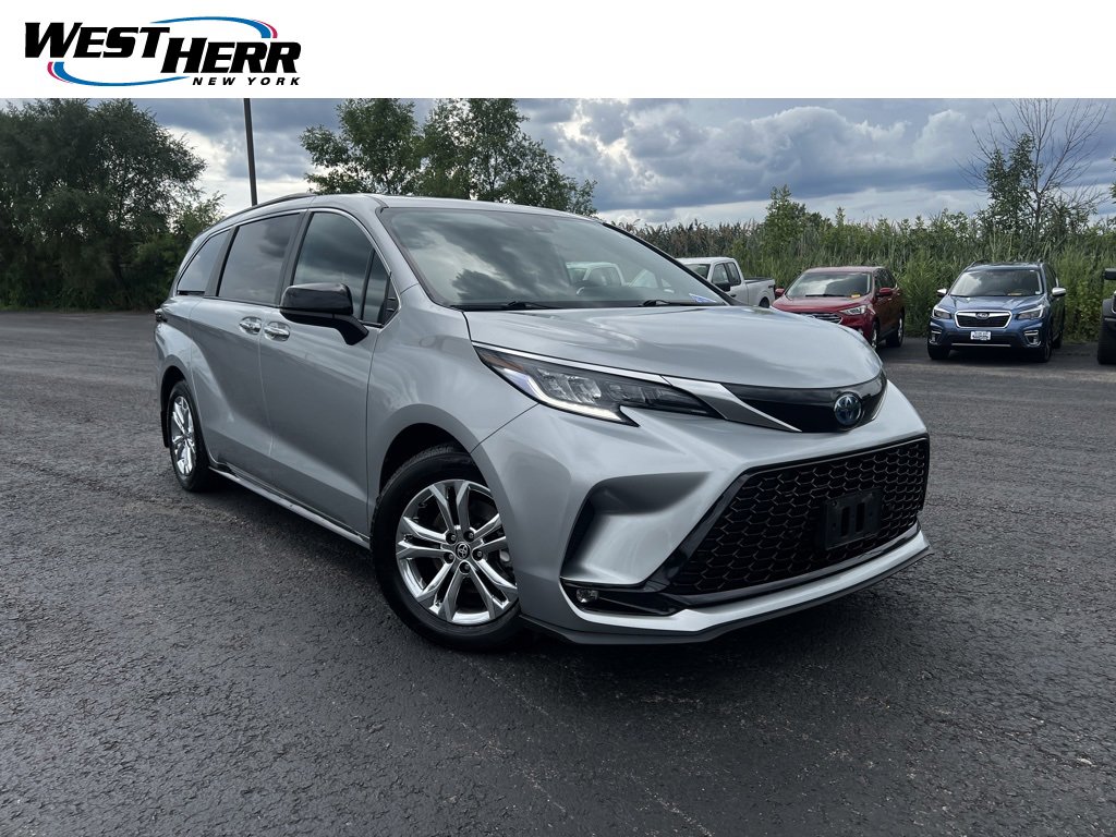 Used 2022 Toyota Sienna XSE