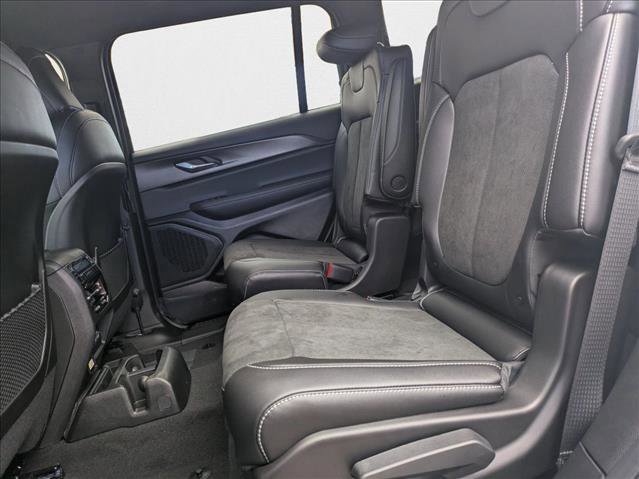 New 2025 Jeep Grand Cherokee L Laredo image 15