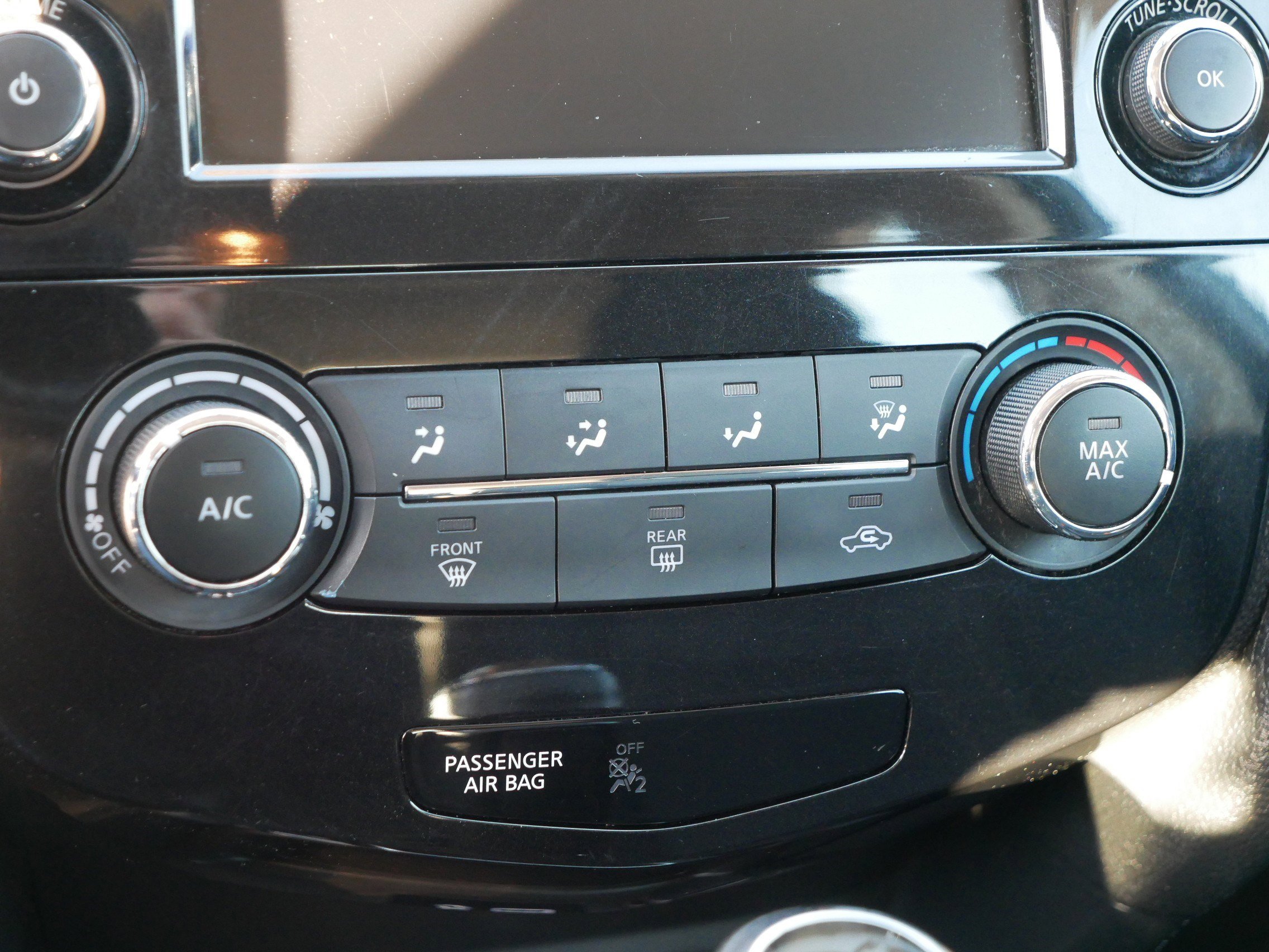 Used 2018 Nissan Rogue S image 23