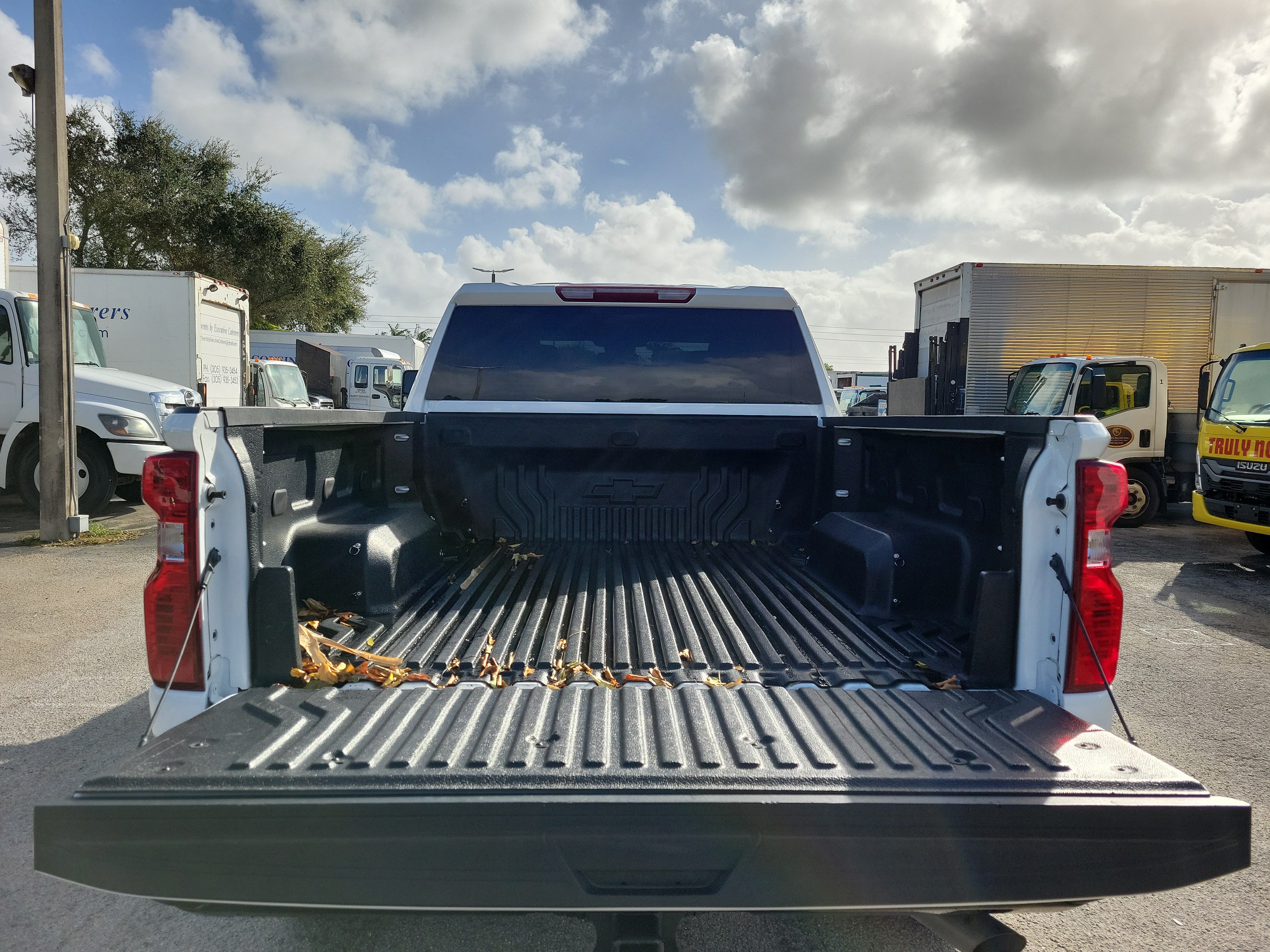 Used 2024 Chevrolet Silverado 2500 Custom w/ Custom Value Package AWD/4WD image 15