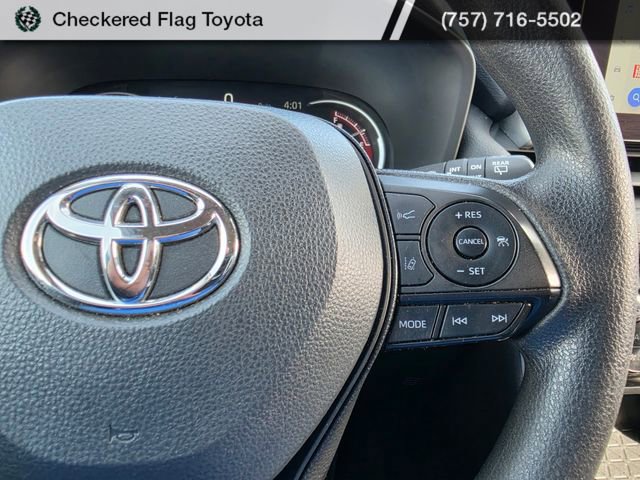 Used 2024 Toyota RAV4 XLE FWD image 15