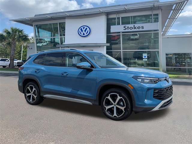 New 2025 Volkswagen Tiguan SE image 2