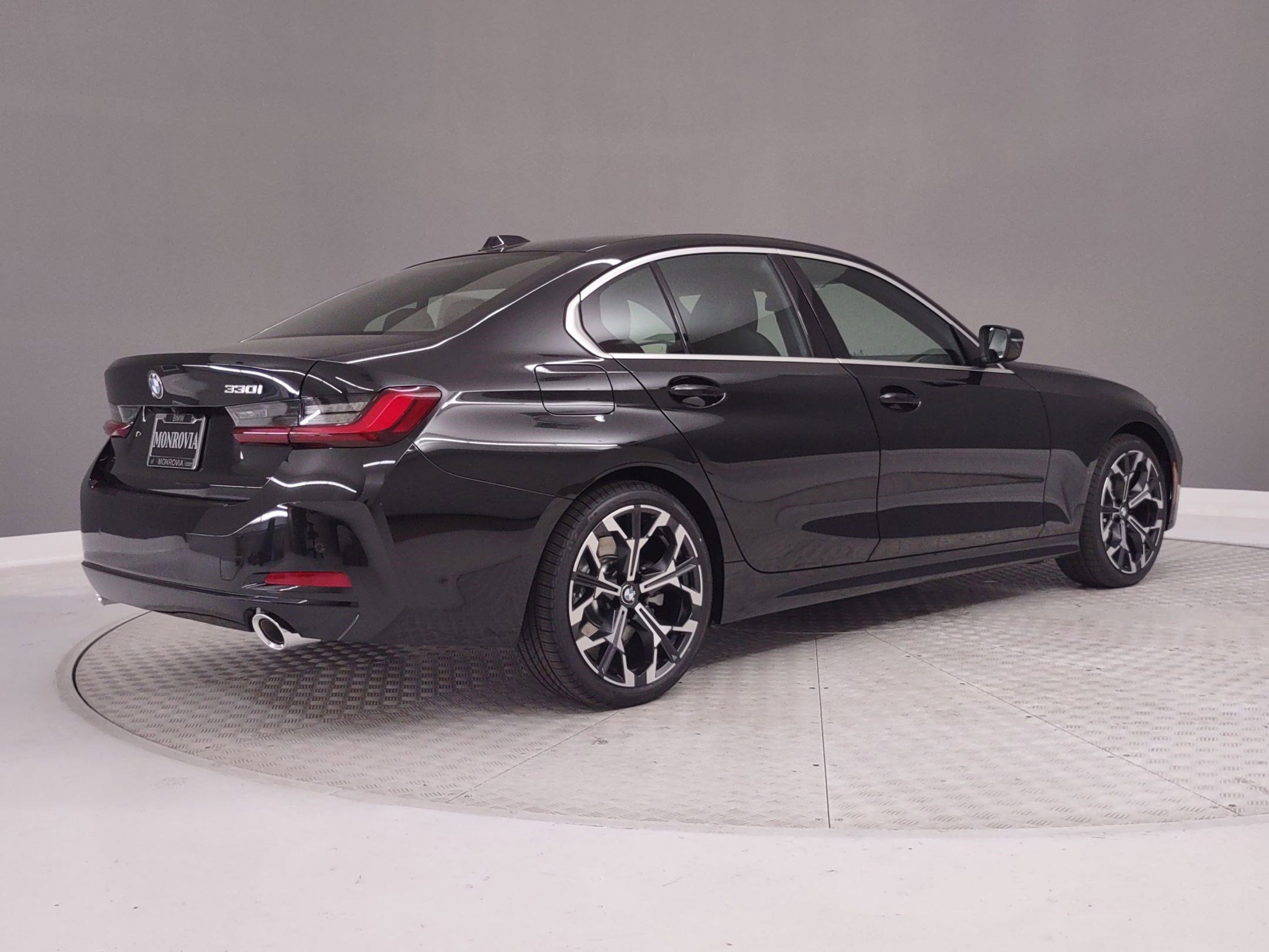 New 2026 BMW 330i Sedan w/ Convenience Package image 7