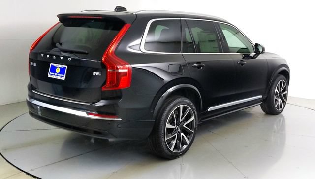 Used 2023 Volvo XC90 B5 Plus w/ Protection Package Premier AWD/4WD image 3
