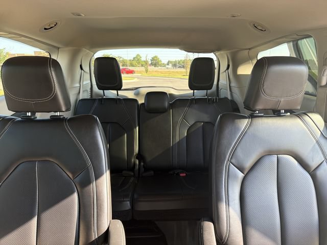 Used 2023 Chrysler Pacifica Touring-L FWD image 22