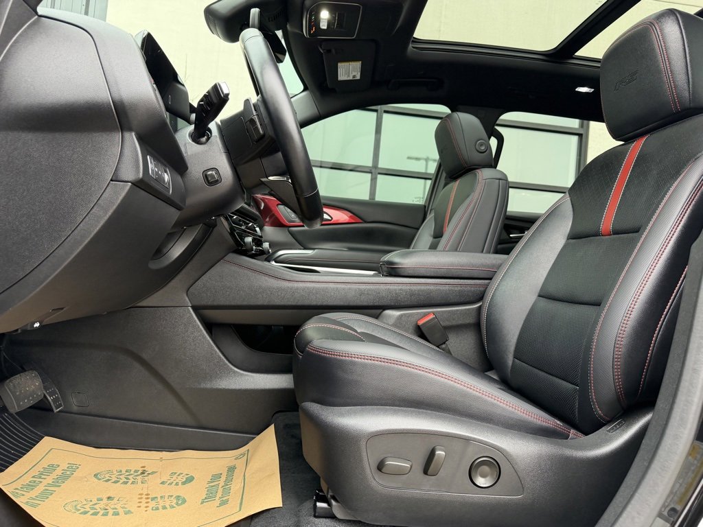 Used 2024 Chevrolet Traverse RS image 9