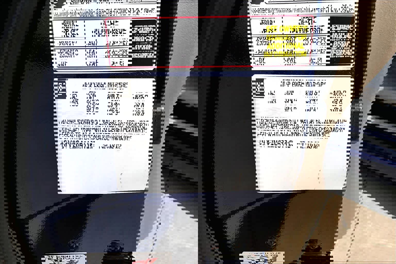 Used 2004 Chevrolet Corvette Coupe w/ Preferred Equipment Group image 27