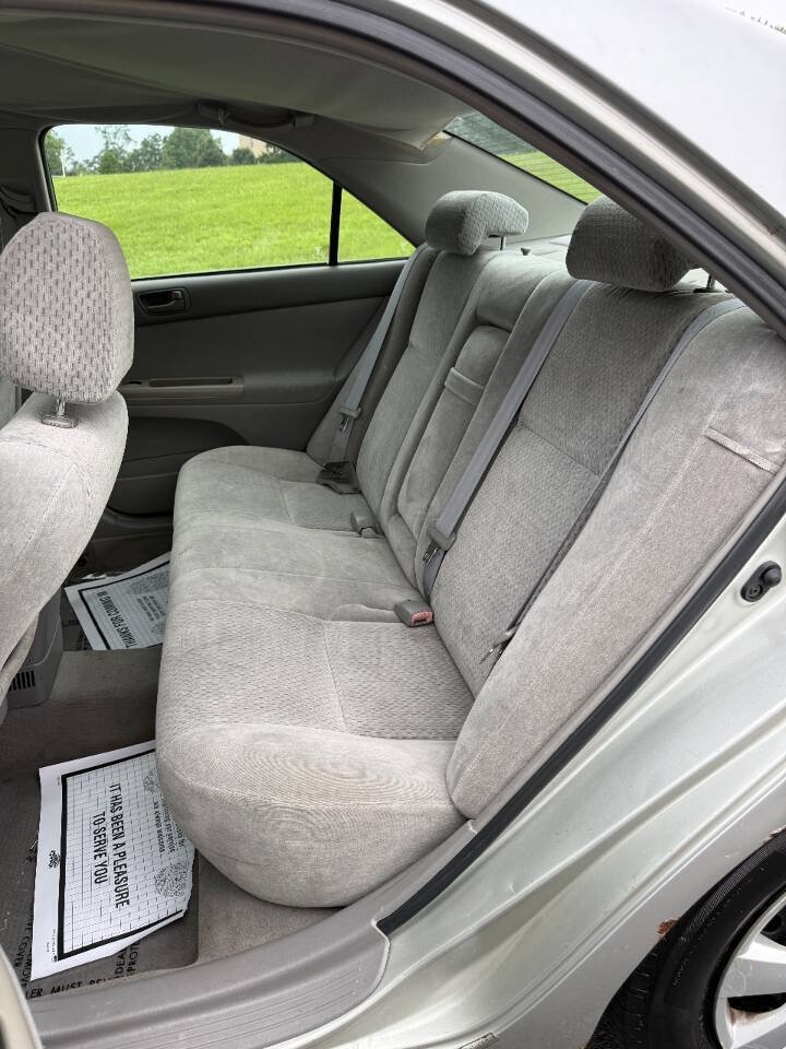Used 2004 Toyota Camry LE FWD image 13