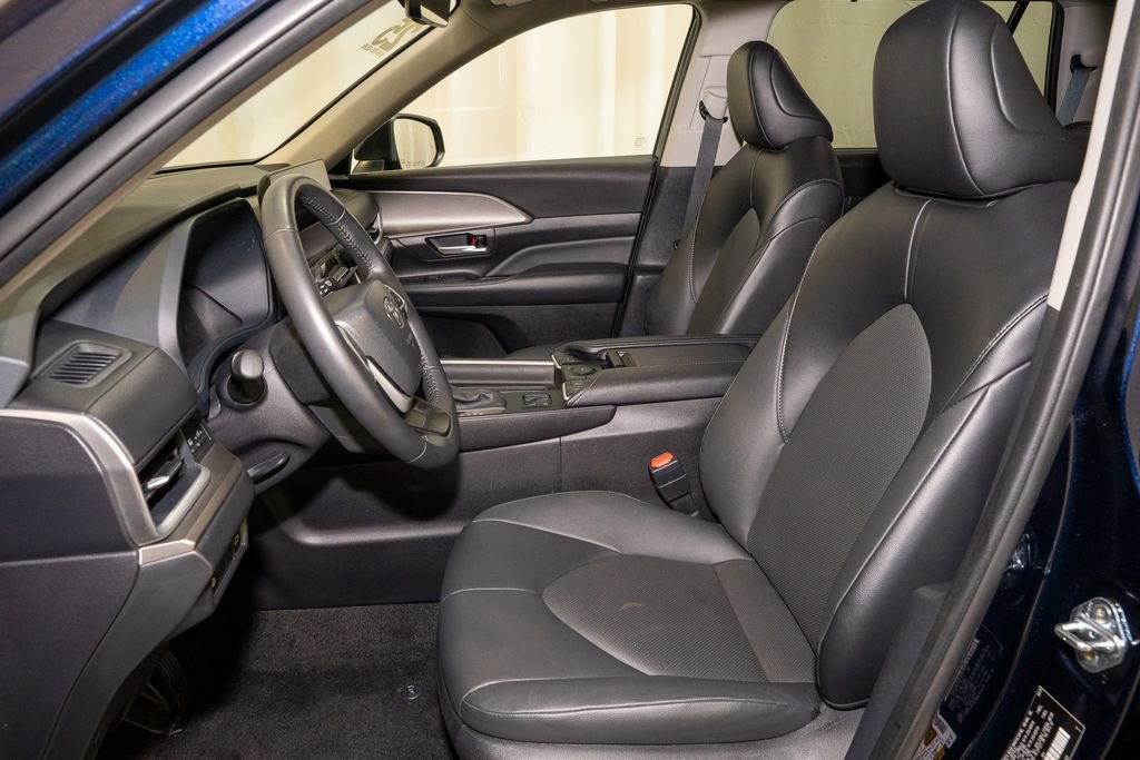 Certified 2025 Toyota Grand Highlander FWD image 13