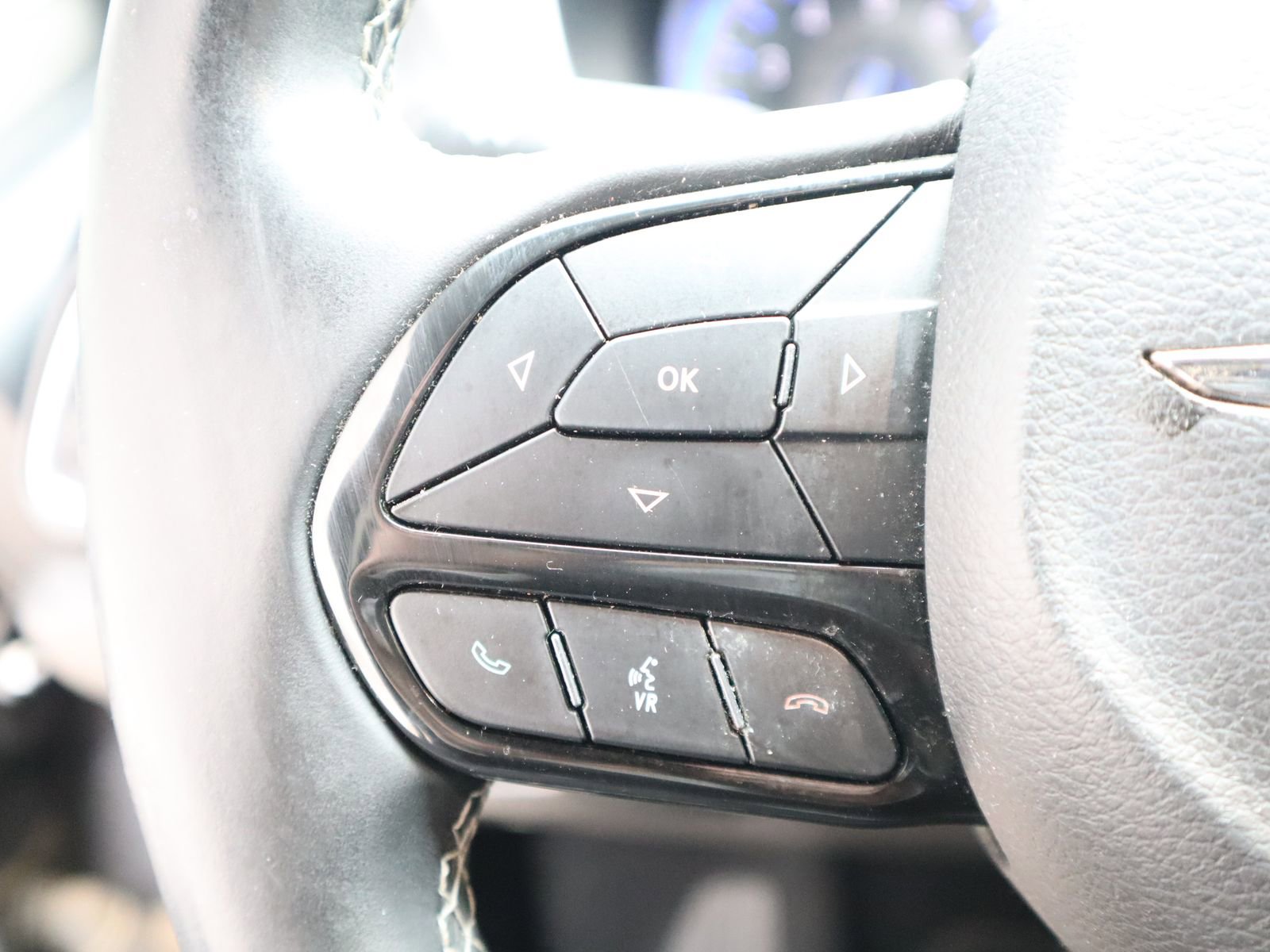 Used 2018 Chrysler Pacifica Touring Plus w/ S Appearance Package FWD image 36