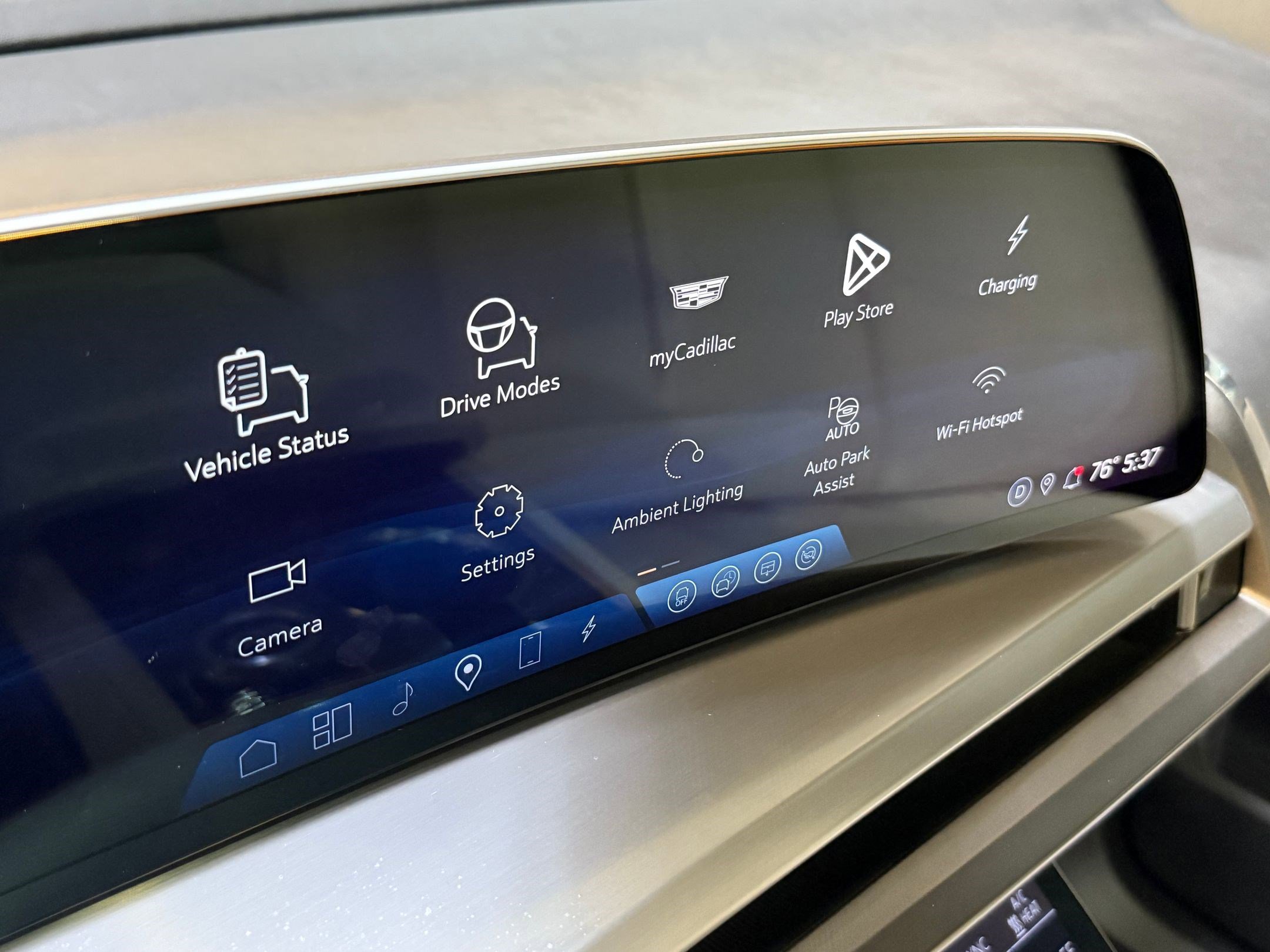 New 2026 Cadillac Vistiq Sport w/ LPO, Floor Liner Package image 34