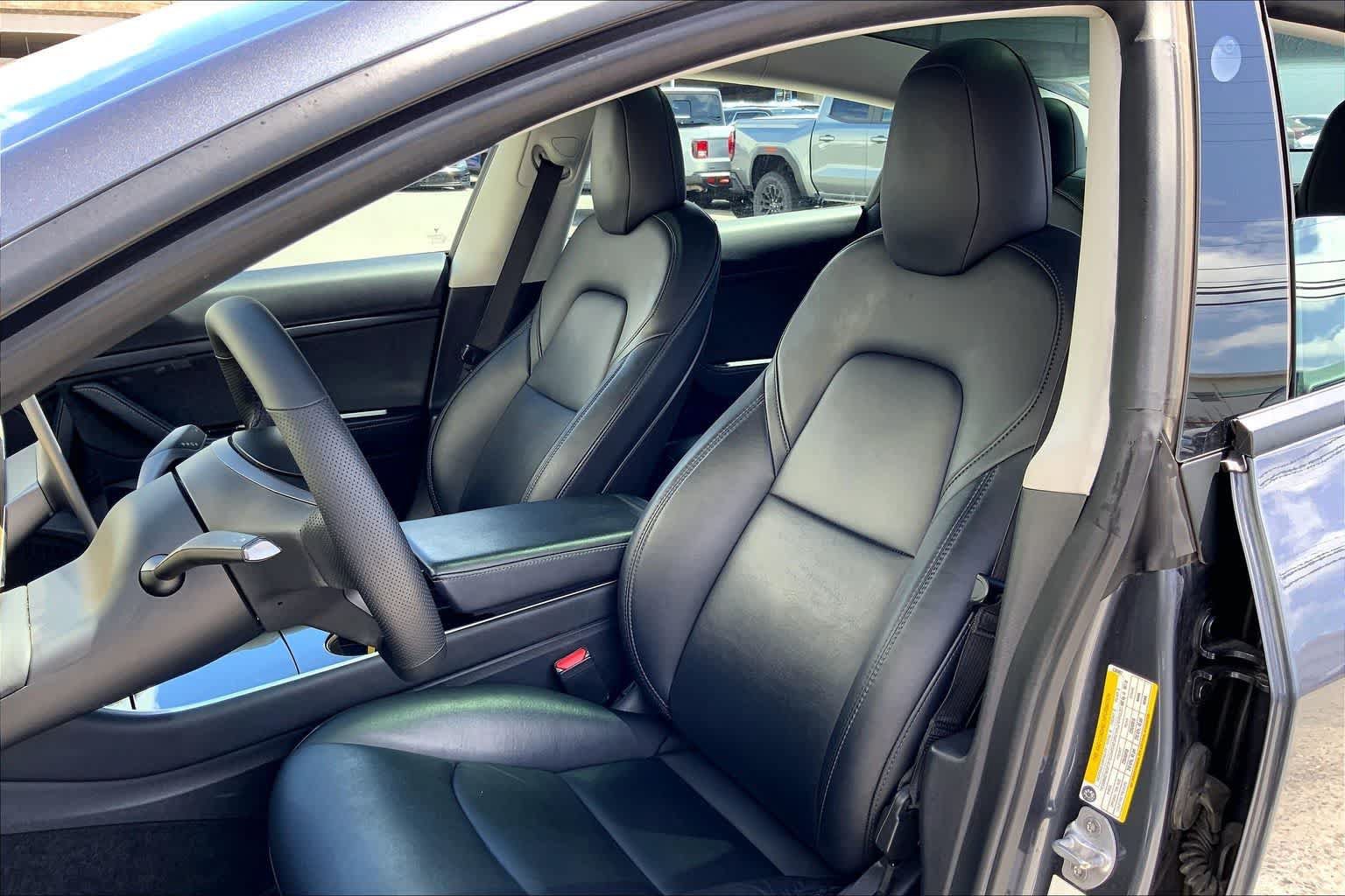 Used 2020 Tesla Model 3 Standard Range Plus RWD image 11